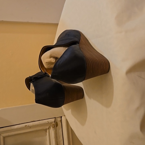 Lucky Brand black leather toe less wedges Sz 7.5M 🥿 - Picture 4 of 8